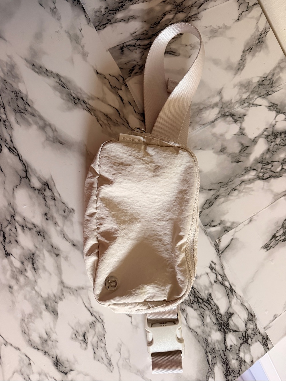 lululemon athletica Ivory Crossbody Pouch